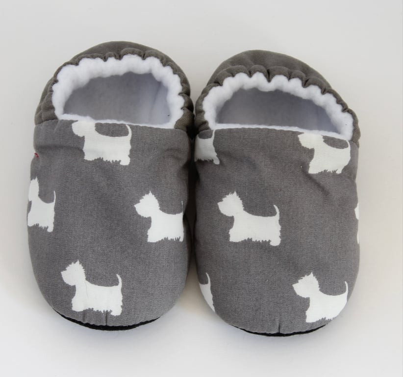 0-3 months Grey Scottie dog baby booties, baby shoes, boys shoes, pram shoes