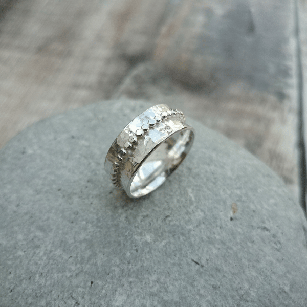 Sterling Silver Hammered Beaded Spinner Ring - UK Size U - JBJ4022