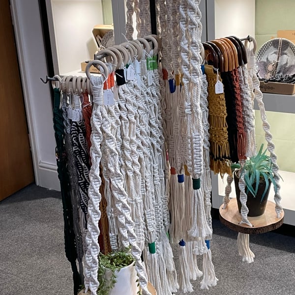 Macrame plant hanger