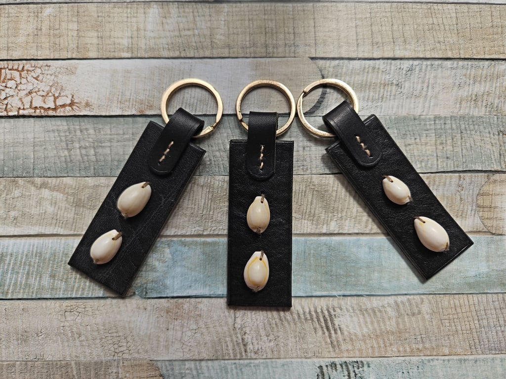 Black Leather Keyring with Natural Cowrie Shell Detail