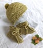 Baby Hat and Booties set, 100% organic wool, Christmas gift,  0-6 months