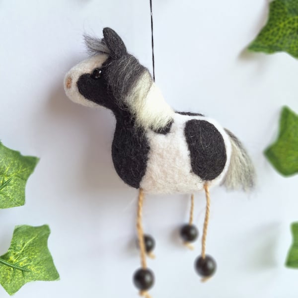 Roly Poly Pony - Black & White