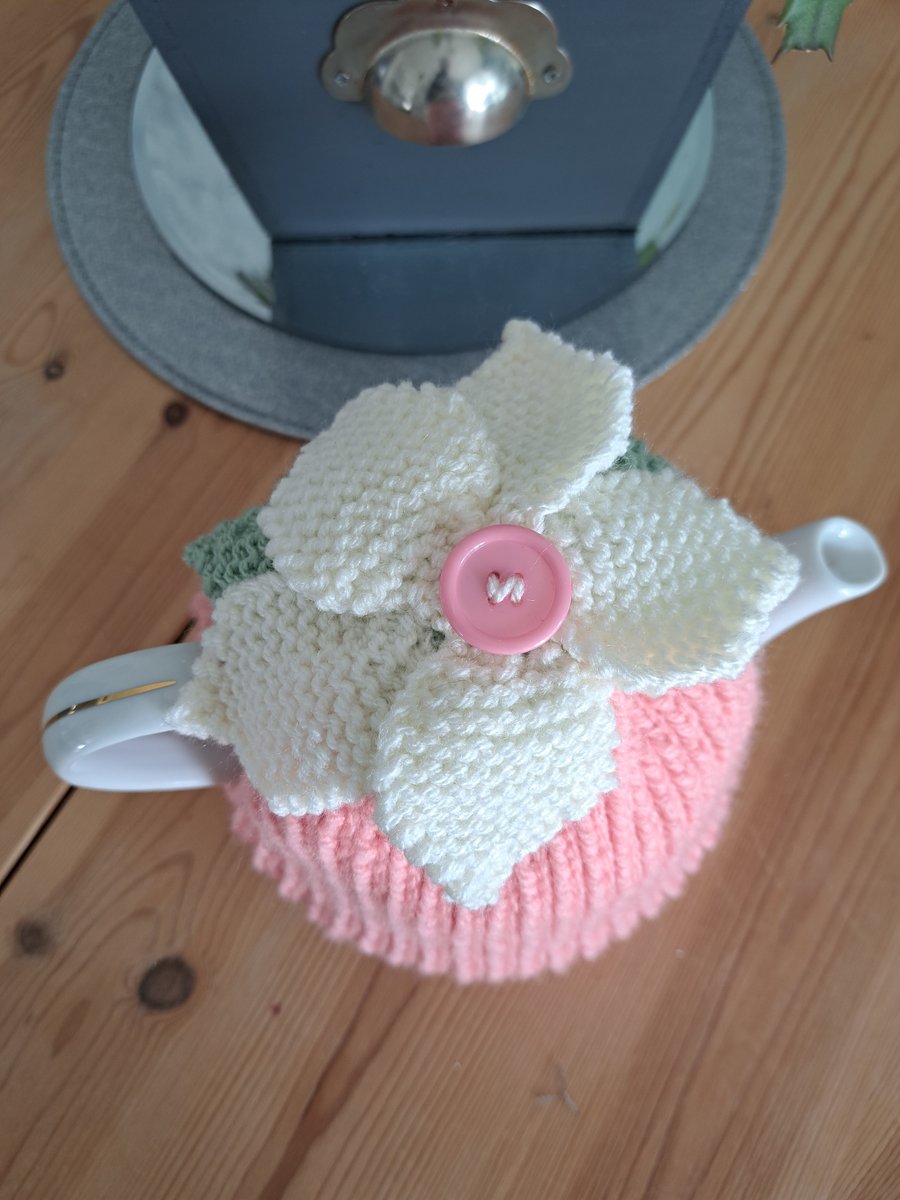 Raspberries & Cream Knitted Tea Cosy Pattern
