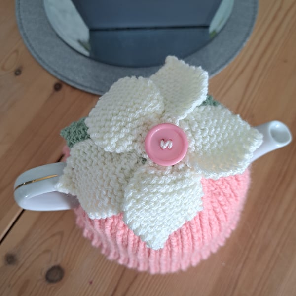 Raspberries & Cream Knitted Tea Cosy Pattern