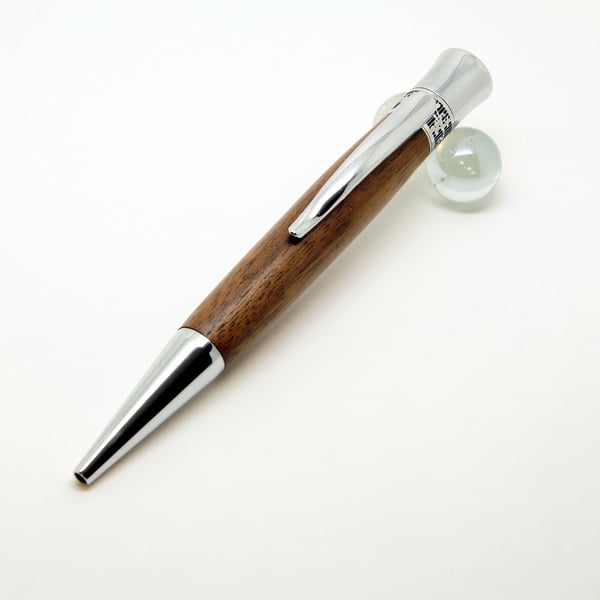 Epsilon twist pen in English Walnut