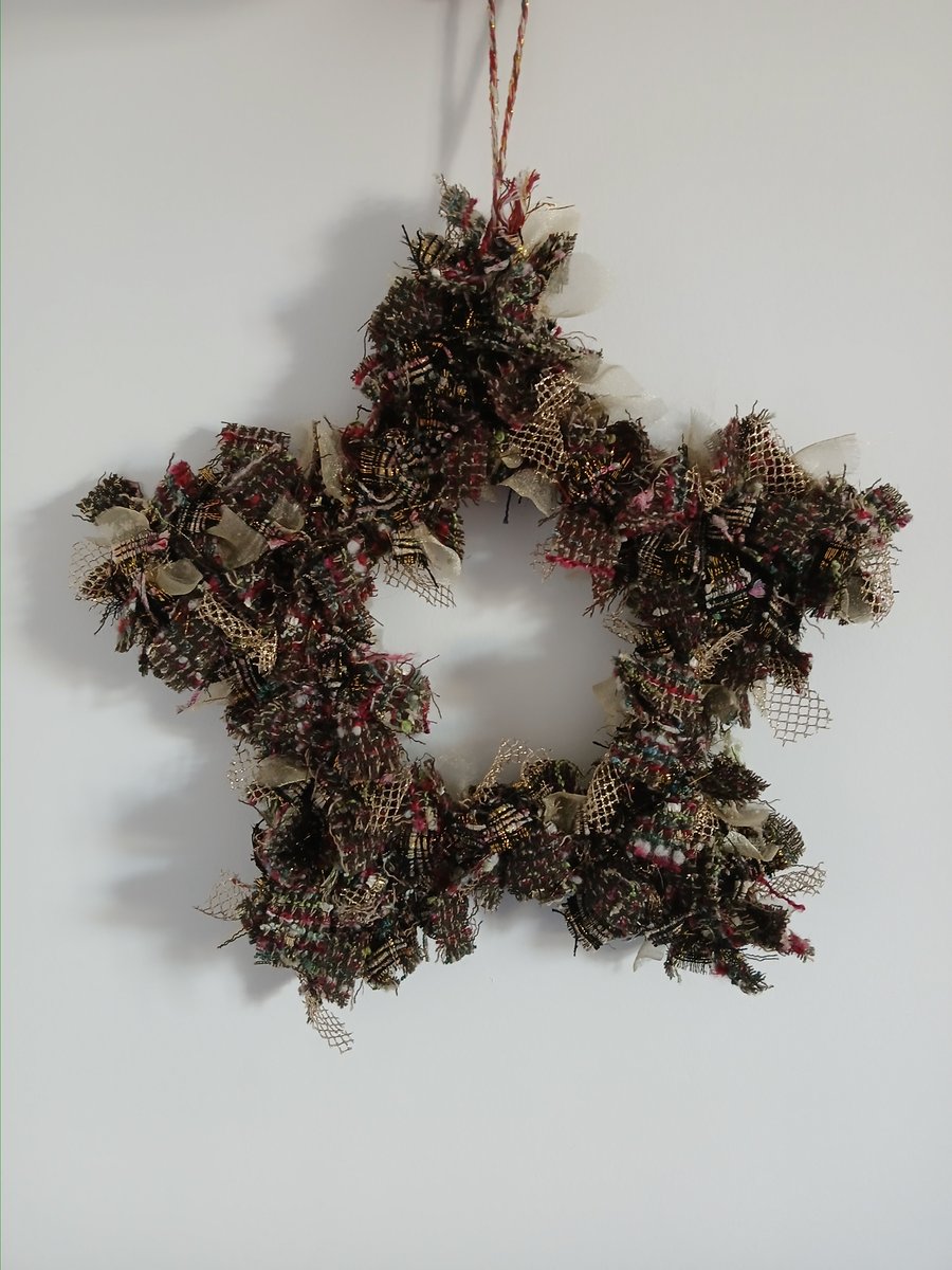 Rag rug star wreath 