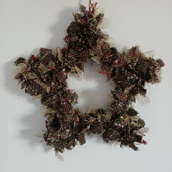 Rag rug star wreath 