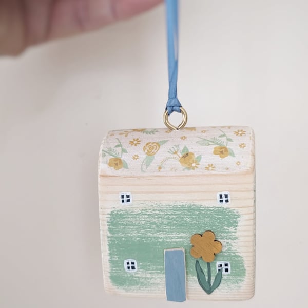 Little Spring House Hanging Decoration