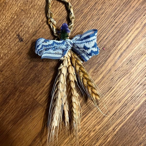 Handmade Derbyshire Corn Dolly Doll Vintage Lace Talisman 