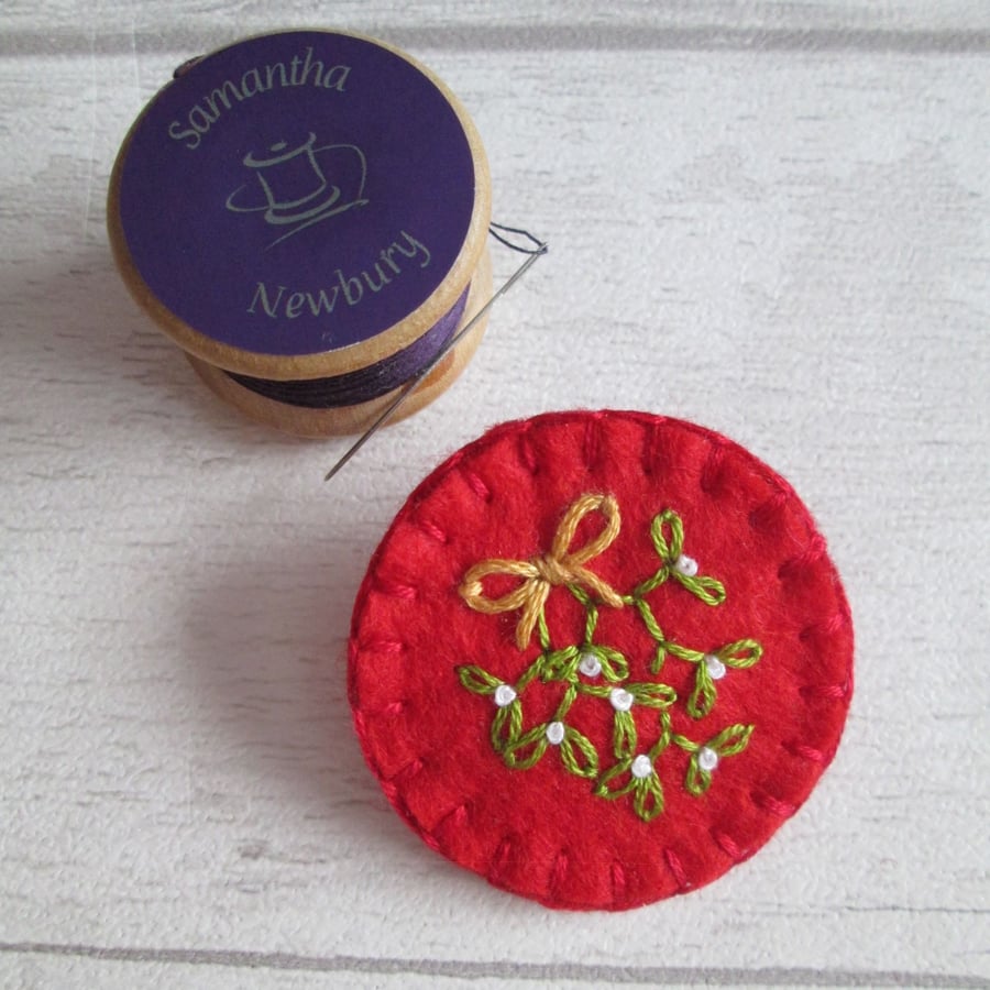 Hand Embroidered Mistletoe Brooch, Christmas Brooch, Felt Brooch