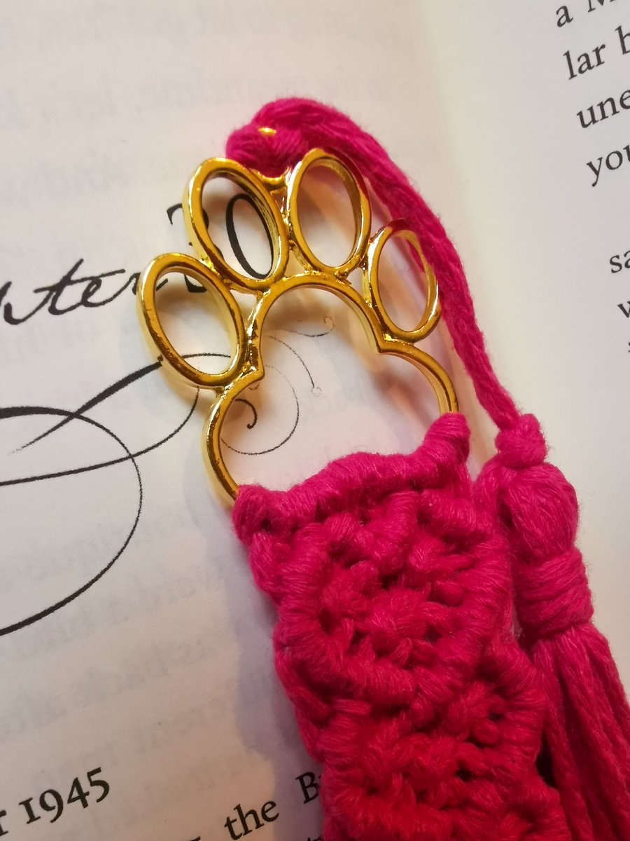 Bookmark dog paw, Handmade macrame boho - dark pink FREE UK P&P