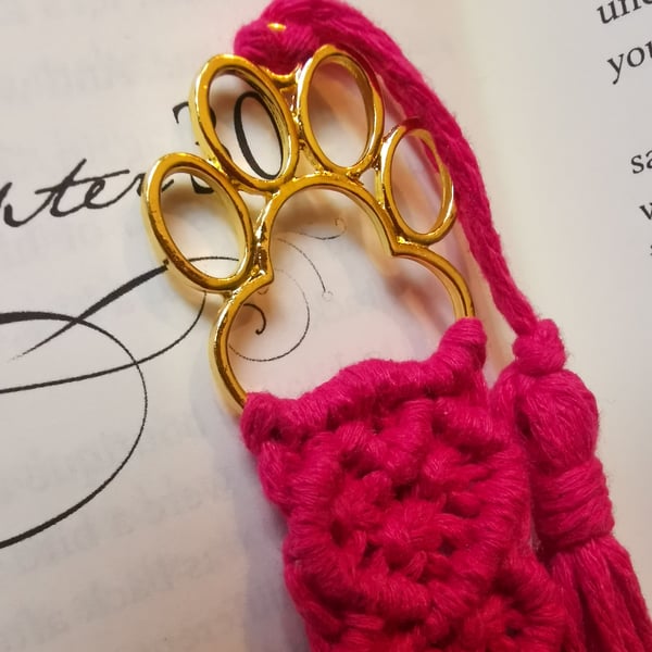 Bookmark dog paw, Handmade macrame boho - dark pink FREE UK P&P