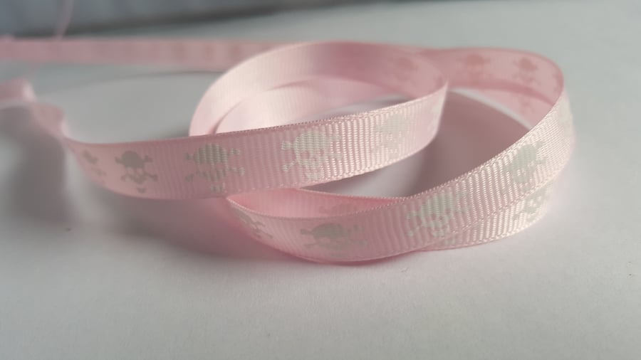 3m Ribbon - Printed Grosgrain - 9mm - Skull & Crossbones - Pale Pink 