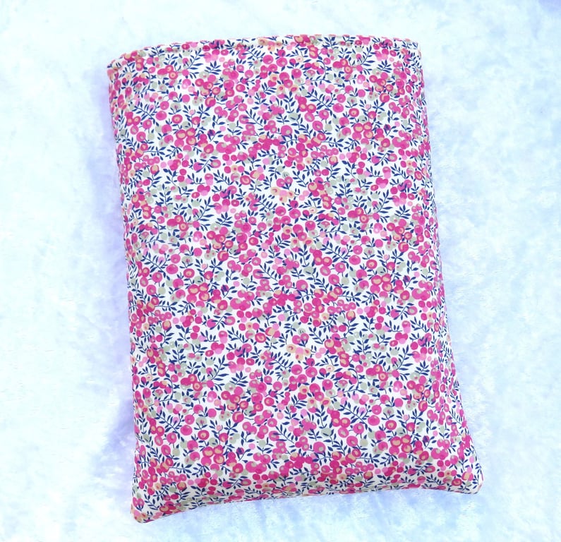 Book sleeve, LibertyTana Lawn, size medium, paperback cover