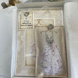 Wedding Matron of Honour card & lavender sachet boxed gift set PB1