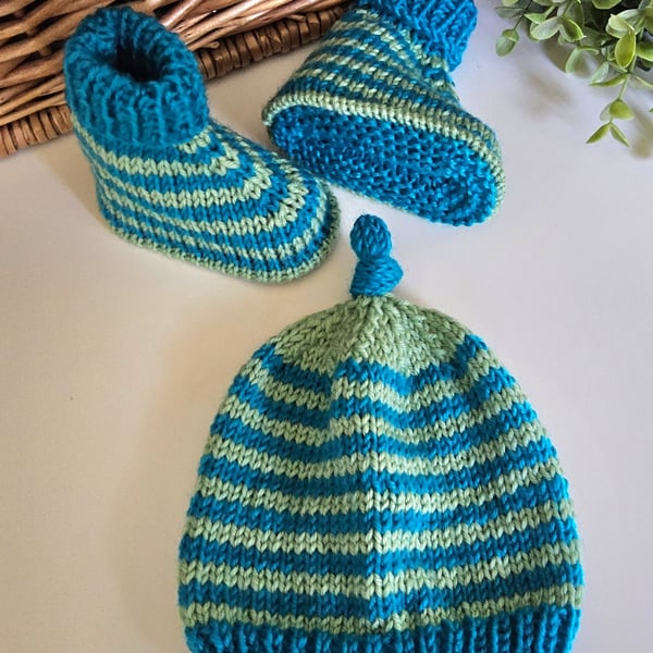 Designer Merino Wool Baby's Booties & Hat Set 0-3 months size