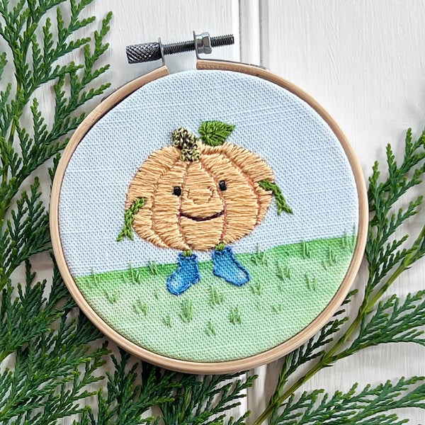 LITTLE PUMPKIN 4" Hoop Embroidery Kit - Autumn, garden, vegetable