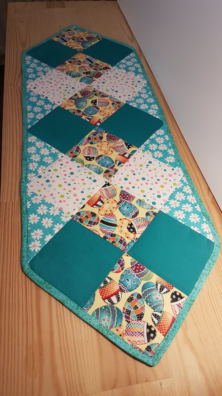 Easter Table Runner, Easter eggs, Teal