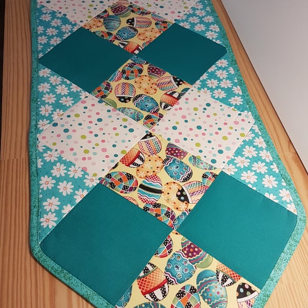 Easter Table Runner, Easter eggs, Teal