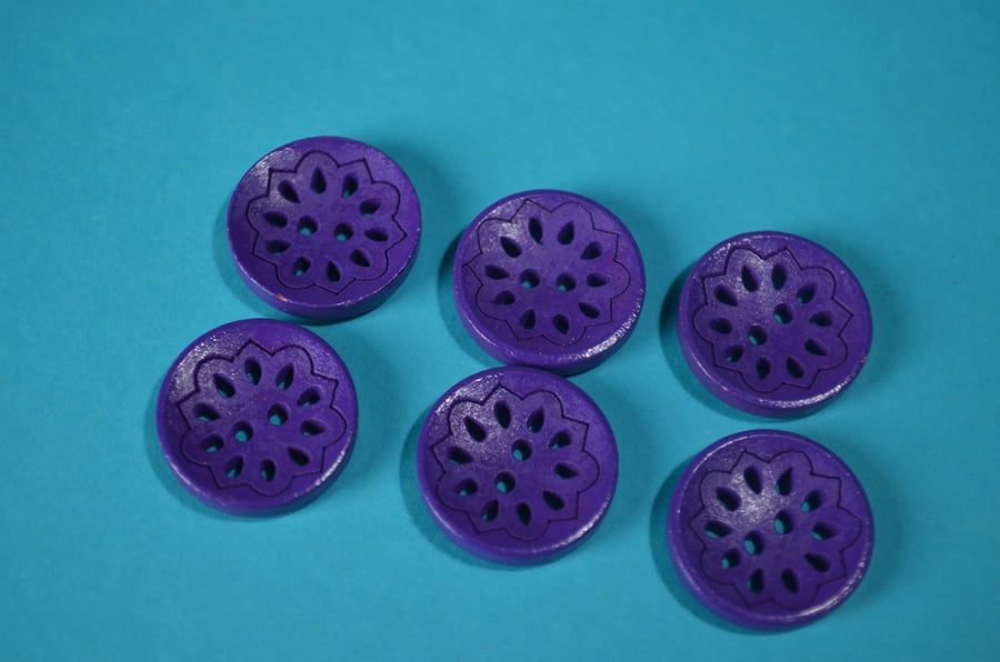 Wooden Pierced Flower Buttons Dark Purple Cadbury Purple 6pk Button 18mm (P7)
