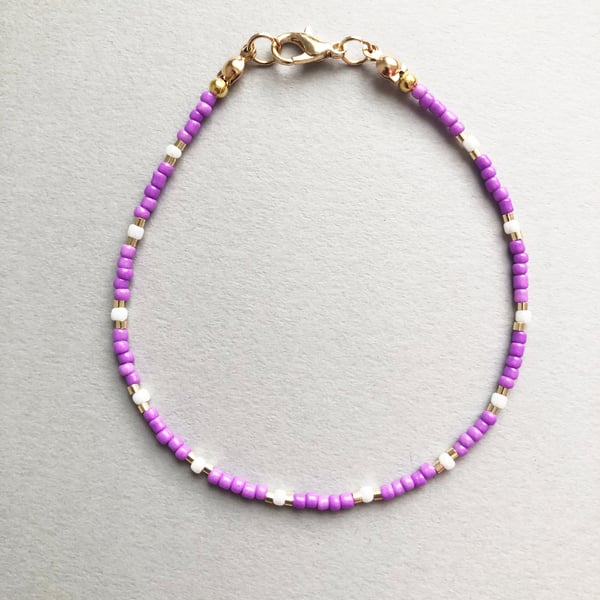 Dainty Lilac Gold White Seed Bead Bracelet