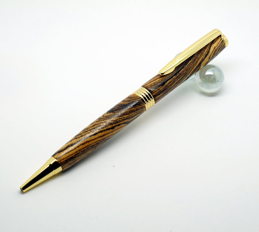 Twist Pen dressed in Bocote (Mexican Rosewood)