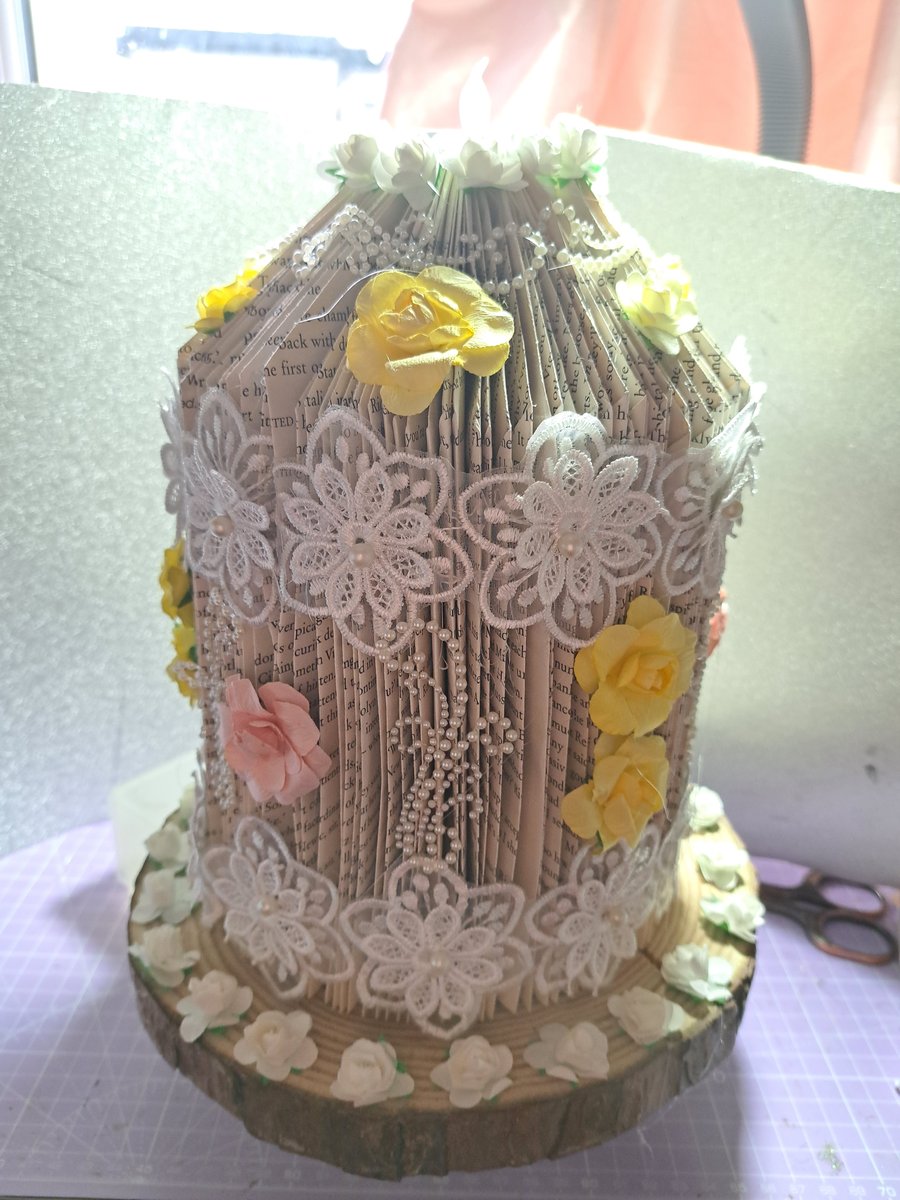 Bookart table centre display