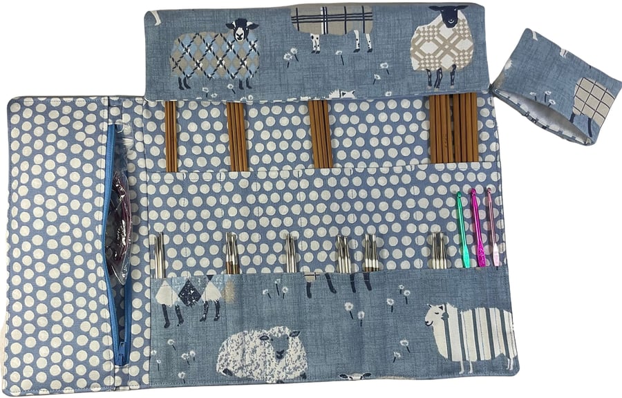interchangeable and double pointed needle case with blue sheep, knitting needle 