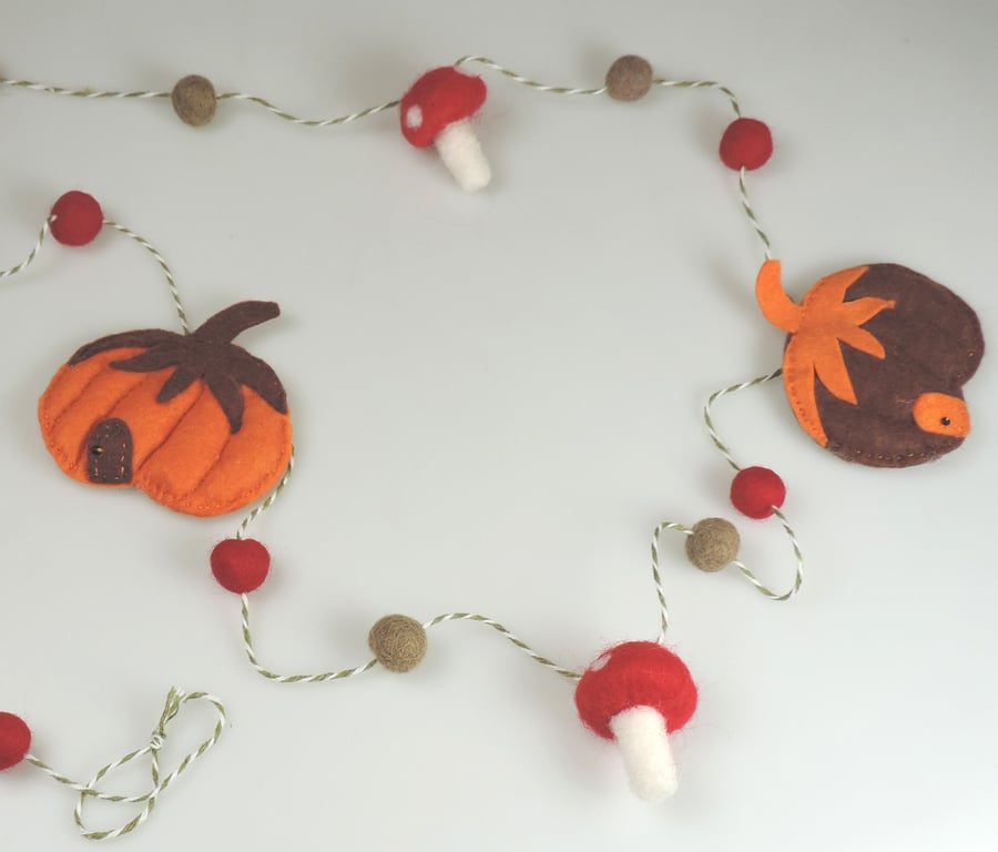 Autumn Themed garland, Toadstools & pumpkin houses, Halloween decoration bunting