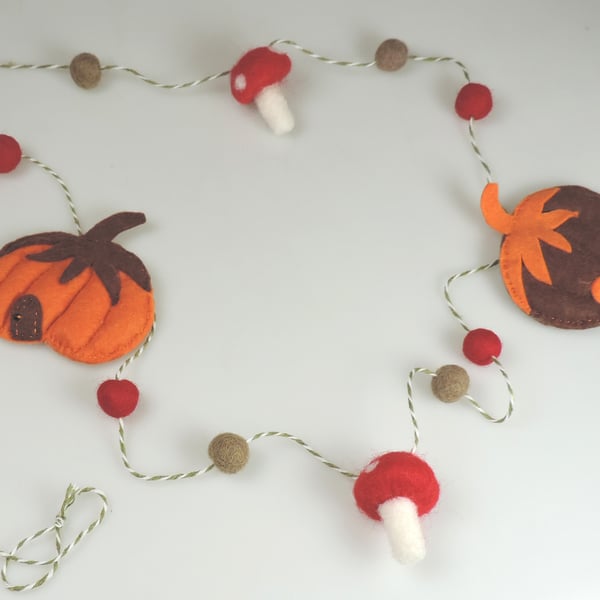 Autumn Themed garland, Toadstools & pumpkin houses, Halloween decoration bunting