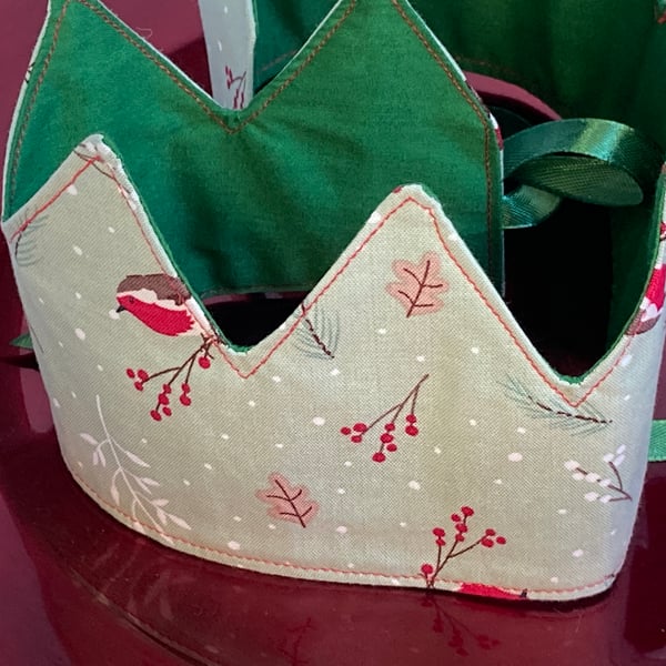 Pick and mix Reusable Christmas party Crowns.  Green with robins