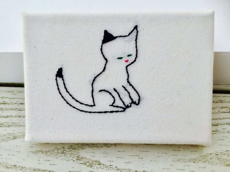 Mini Cat Canvas : Cat with black ear 