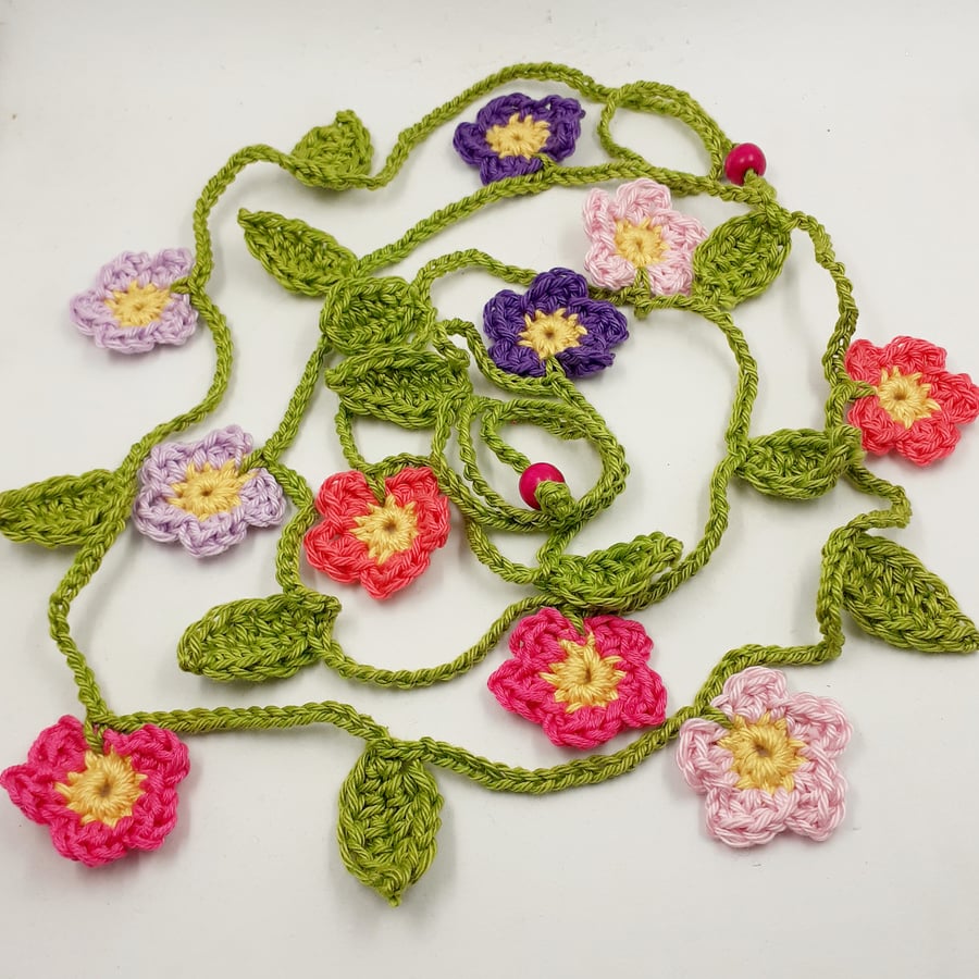 Crochet Flowers Garland in Pinks