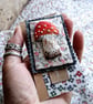 hand embroidered fabric brooch no 8 - Image 3
