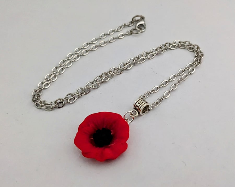 Poppy necklace