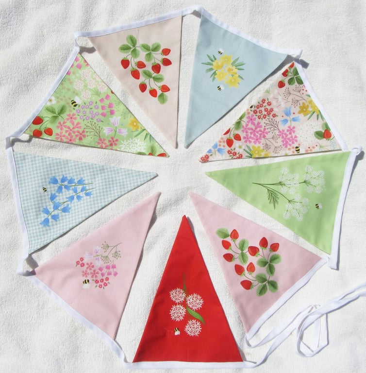Flowers and Strawberries Summer Bunting