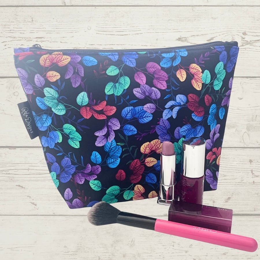 Makeup bag colourful leaves