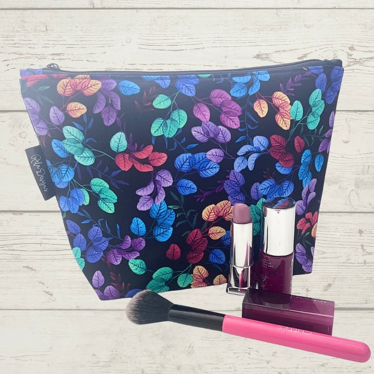 Makeup bag colourful leaves