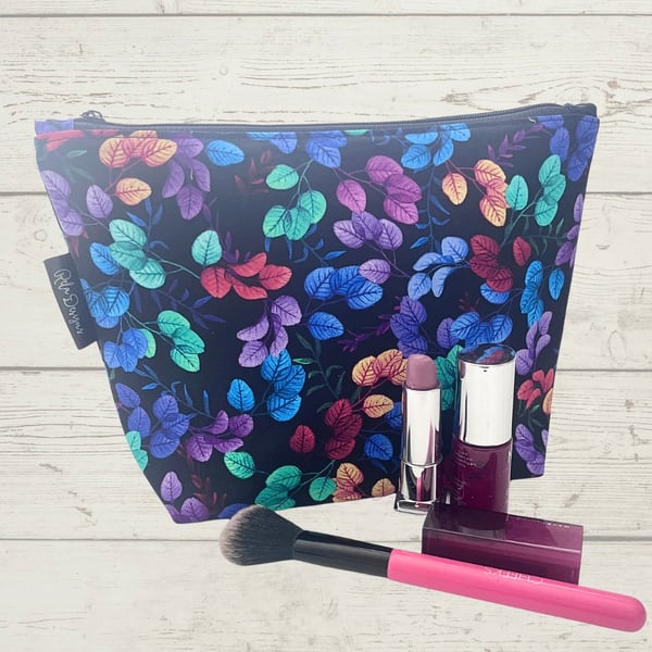 Makeup bag colourful leaves