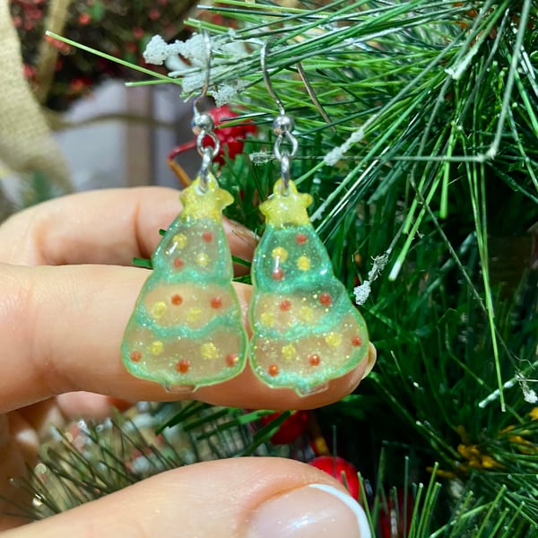 Cute Shimmering Christmas Tree Earrings 