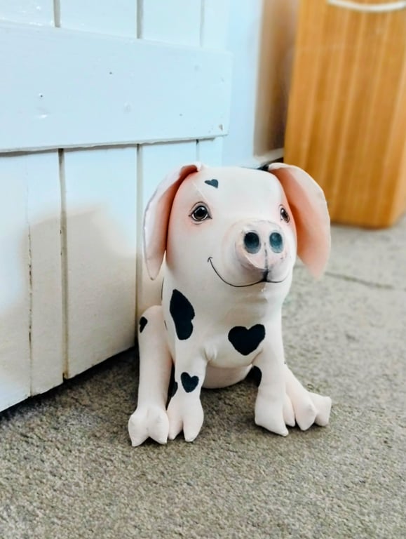 Gloucester Old Heart Piggy Doorstop