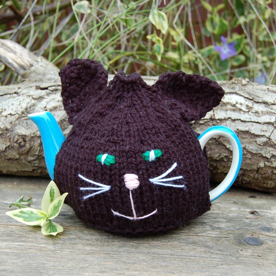 Black Cat tea cosy - hand knitted - to fit a small tea for one or two teapot