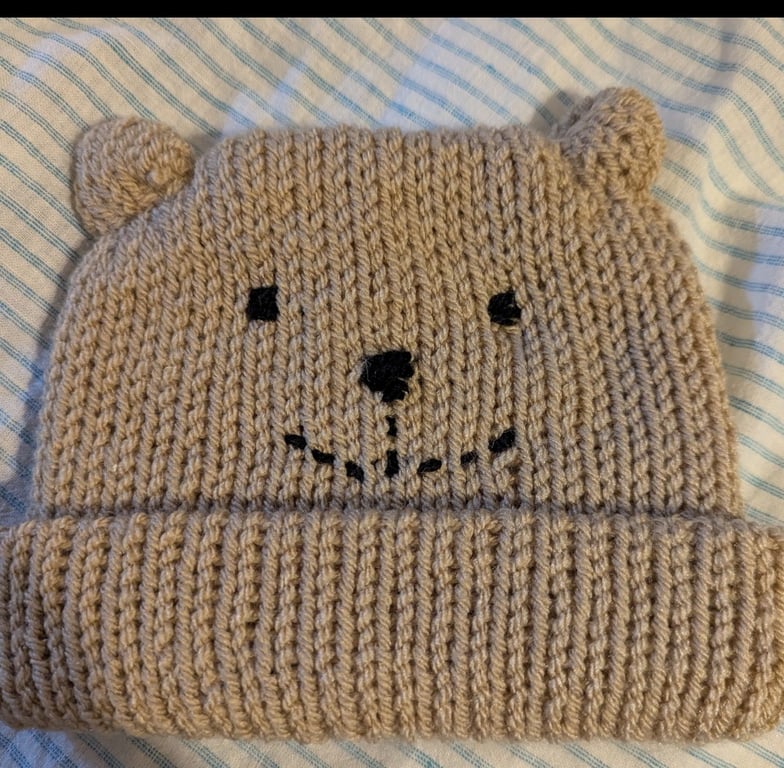 Bear beanie hat age 6-12 months