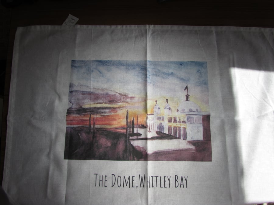 The Dome,Whitley Bay at Sunrise Tea Towel