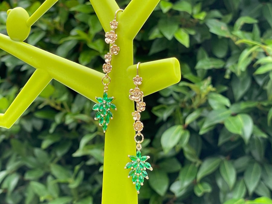 CRYSTAL BLOSSOM EARRINGS green leaf sakura gold plate elegant