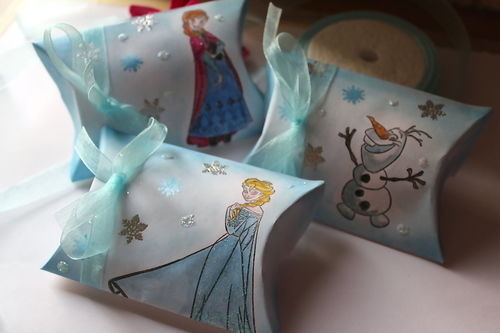 Disney's Frozen Pillow Boxes - Set of 6 Anna, Elas and Olaf