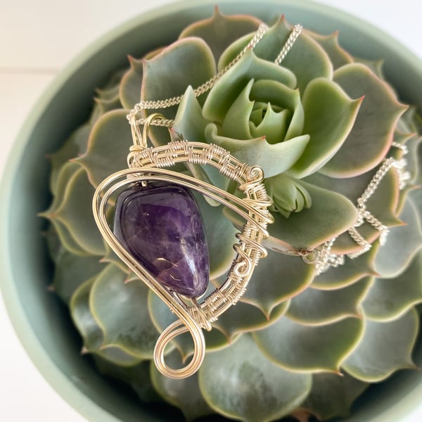 Amethyst stylised heart pendant - made in Scotland. 