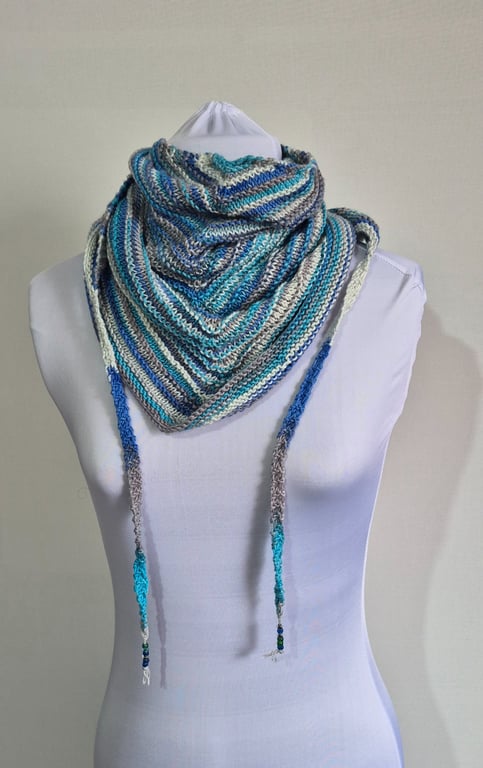 36. Triangular Handknitted Neck Scarf.