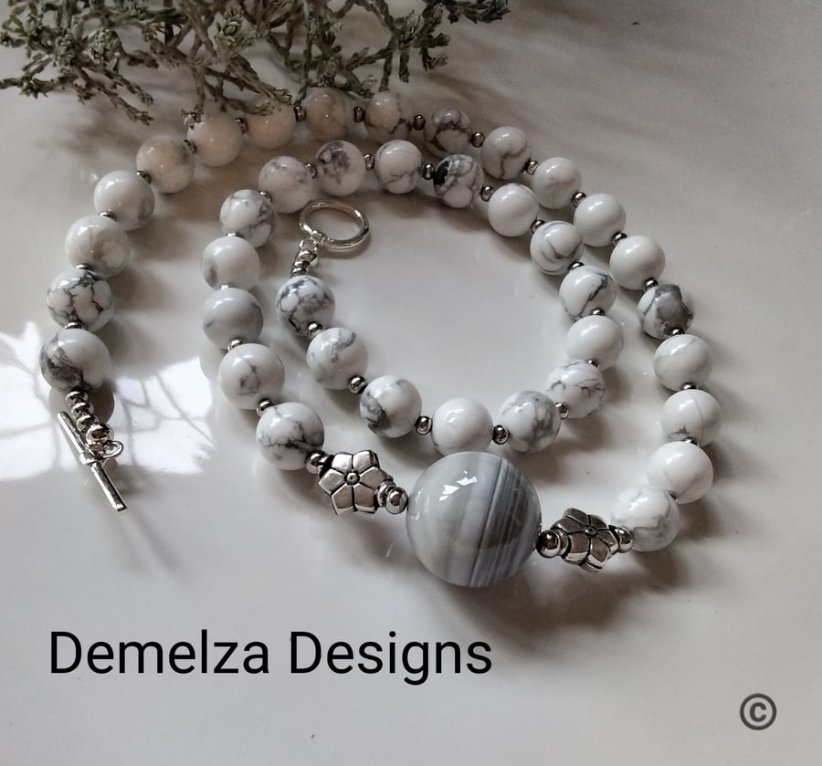 Howlite & Gray Lace Agate Necklace 