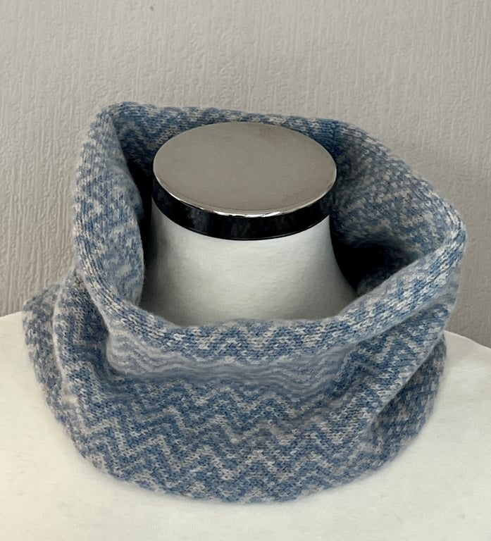 Neck warmer unisex knitted soft merino lambswool light weight wave pattern,